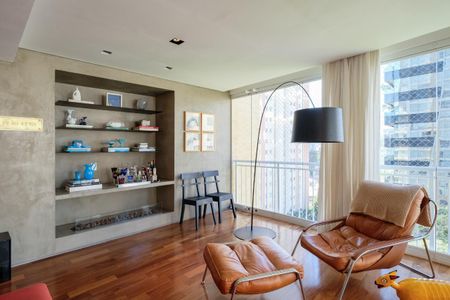 Apartamento à venda com 3 quartos, 185m² em Itaim Bibi, São Paulo