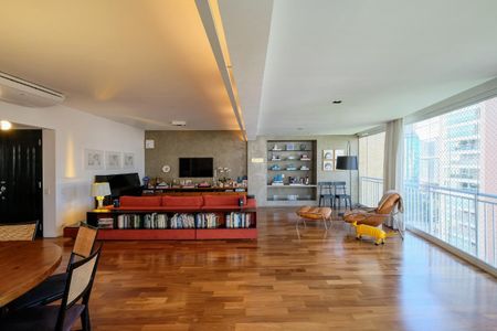 Apartamento à venda com 3 quartos, 185m² em Itaim Bibi, São Paulo