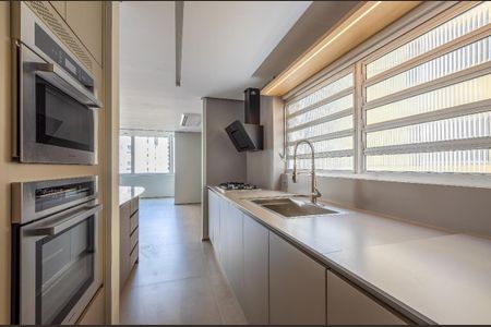 Apartamento à venda com 3 quartos, 185m² em Itaim Bibi, São Paulo