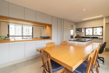 Apartamento à venda com 384m², 3 quartos e 4 vagas Apartamento à venda com 384m², 3 quartos e 4 vagasCopa