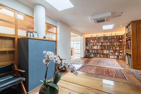 Apartamento à venda com 384m², 3 quartos e 4 vagas Apartamento à venda com 384m², 3 quartos e 4 vagasEscritório