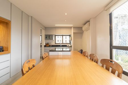 Apartamento à venda com 384m², 3 quartos e 4 vagas Apartamento à venda com 384m², 3 quartos e 4 vagasCopa