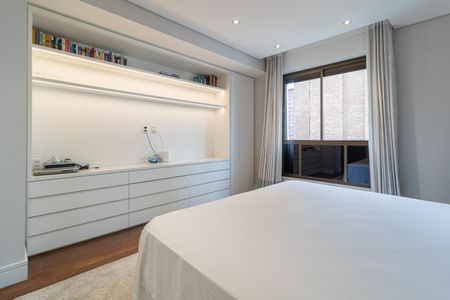 Apartamento à venda com 384m², 3 quartos e 4 vagas Apartamento à venda com 384m², 3 quartos e 4 vagasSuíte 1