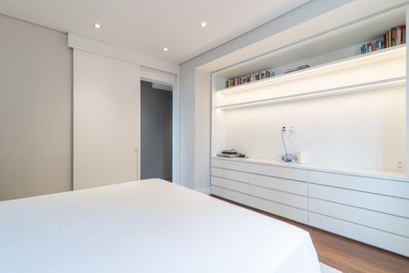 Apartamento à venda com 384m², 3 quartos e 4 vagas Apartamento à venda com 384m², 3 quartos e 4 vagasSuíte 1