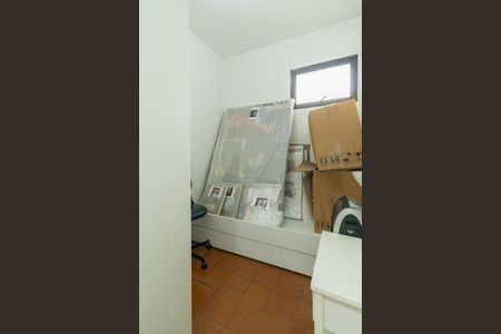 Apartamento à venda com 384m², 3 quartos e 4 vagas Apartamento à venda com 384m², 3 quartos e 4 vagasQuarto de Serviço