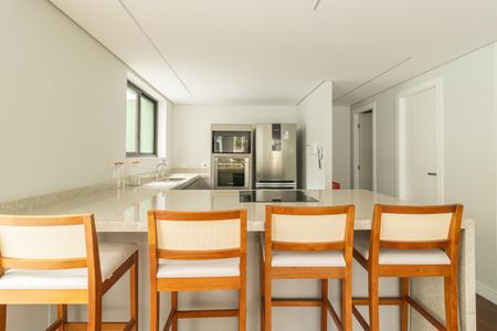 Apartamento à venda com 384m², 3 quartos e 4 vagas Apartamento à venda com 384m², 3 quartos e 4 vagasÁrea comum