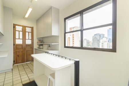 Apartamento à venda com 384m², 3 quartos e 4 vagas Apartamento à venda com 384m², 3 quartos e 4 vagasÁrea de Serviço