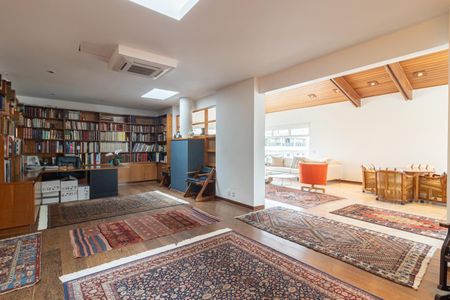 Apartamento à venda com 384m², 3 quartos e 4 vagas Apartamento à venda com 384m², 3 quartos e 4 vagasEscritório