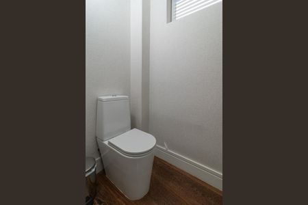 Apartamento à venda com 384m², 3 quartos e 4 vagas Apartamento à venda com 384m², 3 quartos e 4 vagasLavabo 1