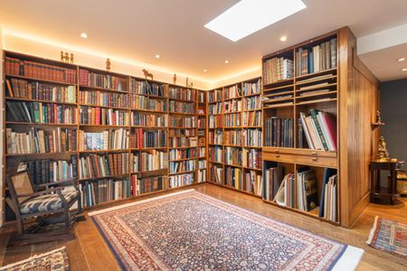 Apartamento à venda com 384m², 3 quartos e 4 vagas Apartamento à venda com 384m², 3 quartos e 4 vagasEscritório