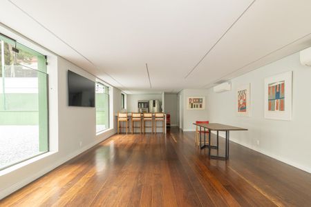 Apartamento à venda com 384m², 3 quartos e 4 vagas Apartamento à venda com 384m², 3 quartos e 4 vagasÁrea comum