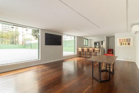 Apartamento à venda com 384m², 3 quartos e 4 vagas Apartamento à venda com 384m², 3 quartos e 4 vagasÁrea comum