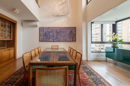 Apartamento à venda com 384m², 3 quartos e 4 vagas Apartamento à venda com 384m², 3 quartos e 4 vagasSala 1