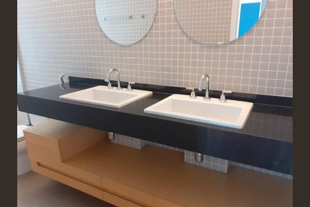 Apartamento à venda com 180m², 2 quartos e 2 vagas