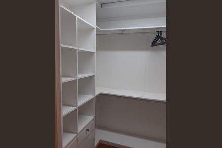 Apartamento à venda com 180m², 2 quartos e 2 vagas