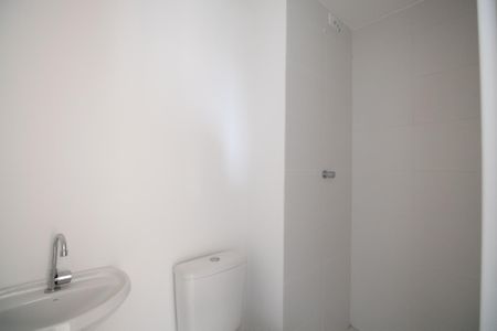 Apartamento à venda com 33m², 2 quartos e sem vaga Apartamento à venda com 33m², 2 quartos e sem vagaBanheiro