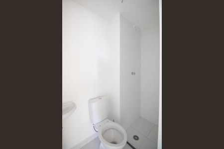 Apartamento à venda com 33m², 2 quartos e sem vaga Apartamento à venda com 33m², 2 quartos e sem vagaBanheiro