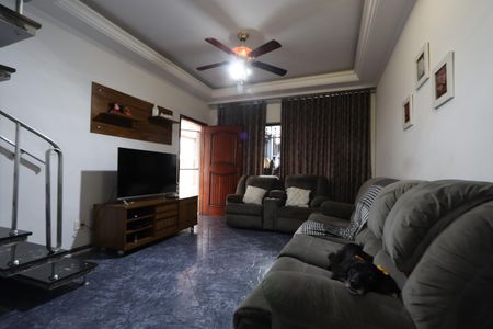 Sala de casa à venda com 3 quartos, 240m² em Vila Graciosa, São Paulo