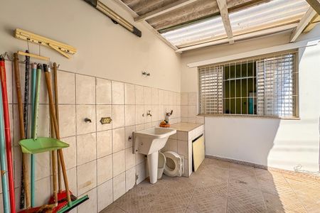 Casa à venda com 129m², 2 quartos e 2 vagas Casa à venda com 129m², 2 quartos e 2 vagasÁrea de Serviço