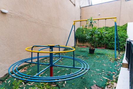 Apartamento para alugar com 47m², 2 quartos e 1 vaga Apartamento para alugar com 47m², 2 quartos e 1 vagaÁrea comum - Playground