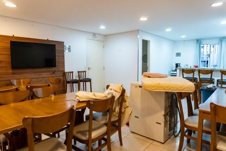 Apartamento para alugar com 47m², 2 quartos e 1 vaga Apartamento para alugar com 47m², 2 quartos e 1 vagaÁrea comum - Salão de festas