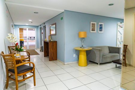 Apartamento para alugar com 47m², 2 quartos e 1 vaga Apartamento para alugar com 47m², 2 quartos e 1 vagaHall social