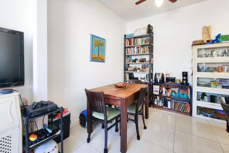 Apartamento à venda com 56m², 2 quartos e sem vagaSala