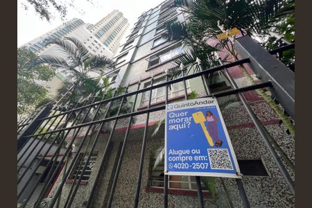 Studio para alugar com 30m², 1 quarto e sem vaga Studio para alugar com 30m², 1 quarto e sem vagaFachada e Placa