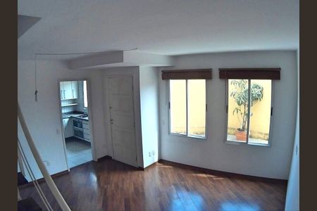 Sala de casa de condomínio à venda com 2 quartos, 109m² em Vila Anglo Brasileira, São Paulo
