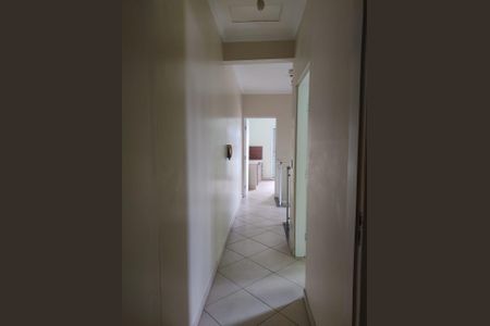 Casa à venda com 250m², 3 quartos e 7 vagasCorredor
