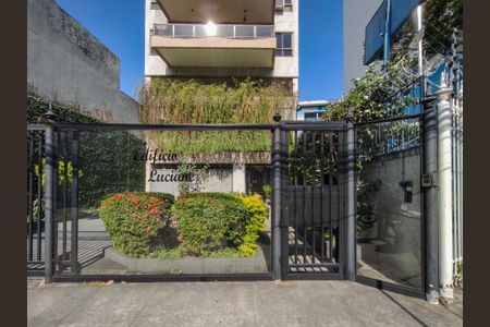 Apartamento à venda com 110m², 3 quartos e 2 vagasFachada e portaria