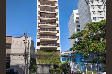 Apartamento à venda com 110m², 3 quartos e 2 vagasFachada e portaria