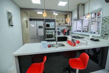 Casa à venda com 180m², 2 quartos e 2 vagasCozinha