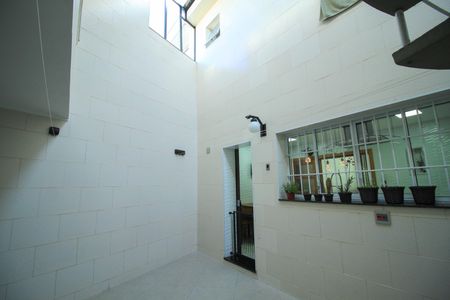 Casa à venda com 180m², 2 quartos e 2 vagasQuintal