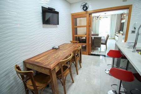 Casa à venda com 180m², 2 quartos e 2 vagasCopa