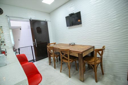 Casa à venda com 180m², 2 quartos e 2 vagasCopa