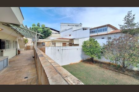 Casa à venda com 700m², 4 quartos e 5 vagasQuintal