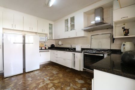 Casa à venda com 700m², 4 quartos e 5 vagasCozinha