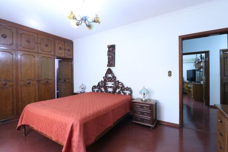 Casa à venda com 700m², 4 quartos e 5 vagasSuíte 2