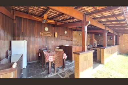 Casa à venda com 700m², 4 quartos e 5 vagasChurrasqueira