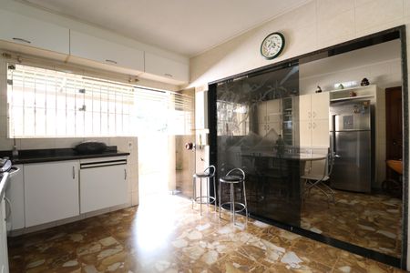 Casa à venda com 700m², 4 quartos e 5 vagasCozinha
