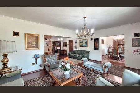 Casa à venda com 700m², 4 quartos e 5 vagasSala 1