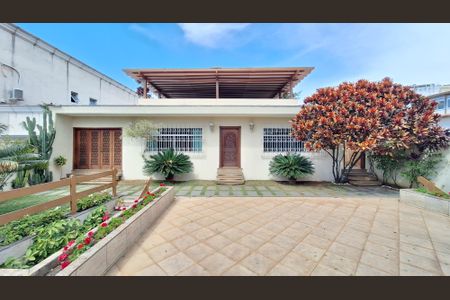 Casa à venda com 700m², 4 quartos e 5 vagasQuintal