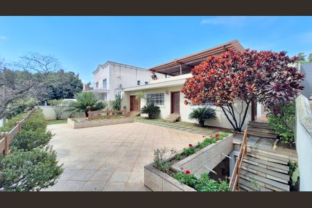 Casa à venda com 700m², 4 quartos e 5 vagasQuintal