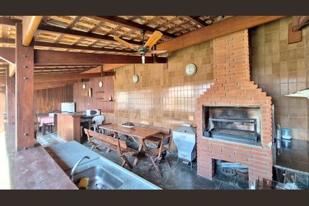 Casa à venda com 700m², 4 quartos e 5 vagasChurrasqueira