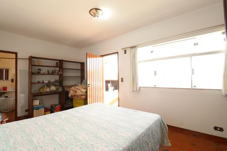 Casa à venda com 700m², 4 quartos e 5 vagasSuíte 3