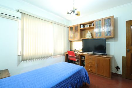 Casa à venda com 700m², 4 quartos e 5 vagasQuarto