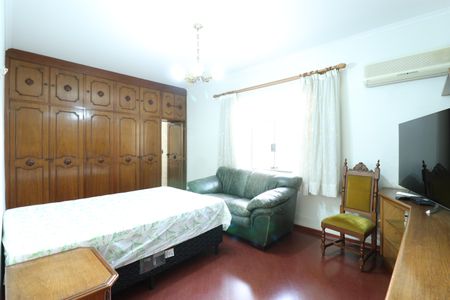 Casa à venda com 700m², 4 quartos e 5 vagasSuíte 1