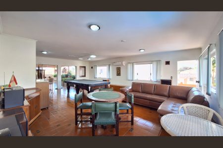 Casa à venda com 700m², 4 quartos e 5 vagasÁrea comum