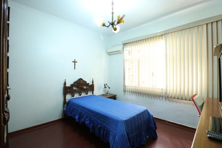 Casa à venda com 700m², 4 quartos e 5 vagasQuarto